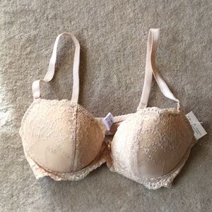 Kinga Lingerie de Femme cream lace bra 36b.